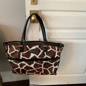 Ellen Tracy giraffe print tote